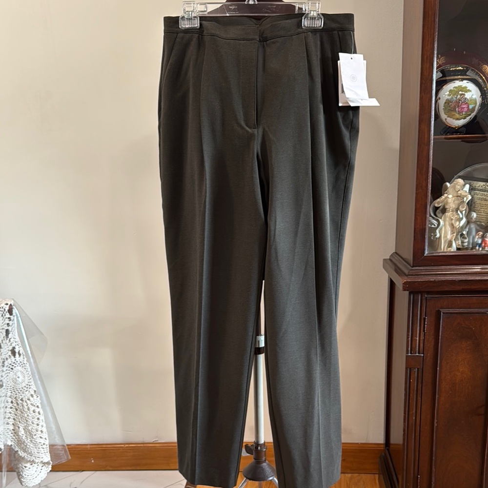 NWT Lizsport Essentials Stretch side pocket trousers